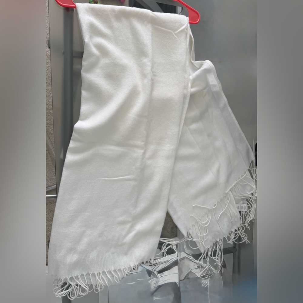 Elegant Cream Scarf NEW